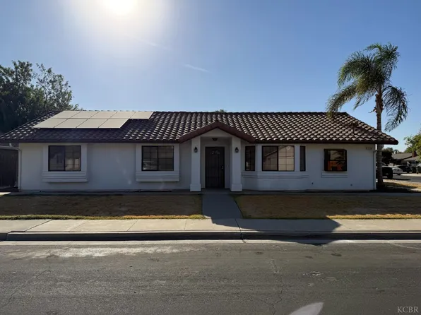 2350 Stratford Way, Hanford, CA 93230