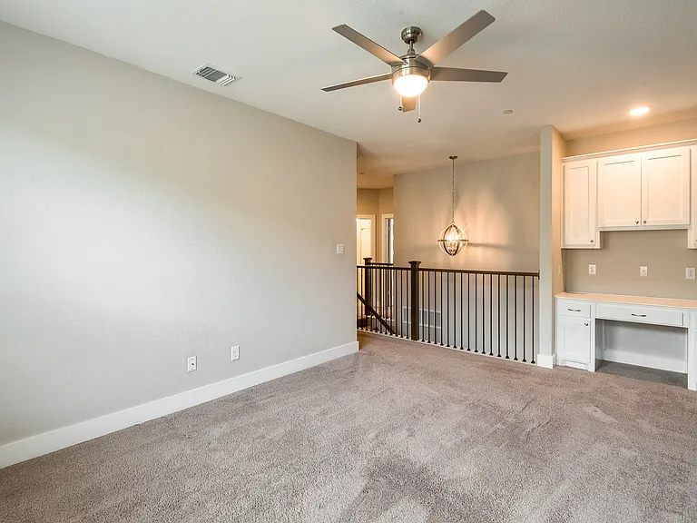 2133 Lovedale Ave #204 — Photo 19