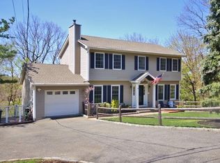 48 Overlook Rd N, White Plains, NY 10603