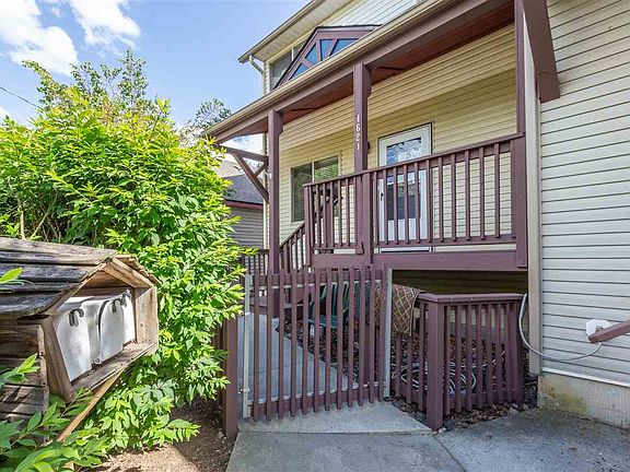 2nd image of 1621 W Clarke Ave #0