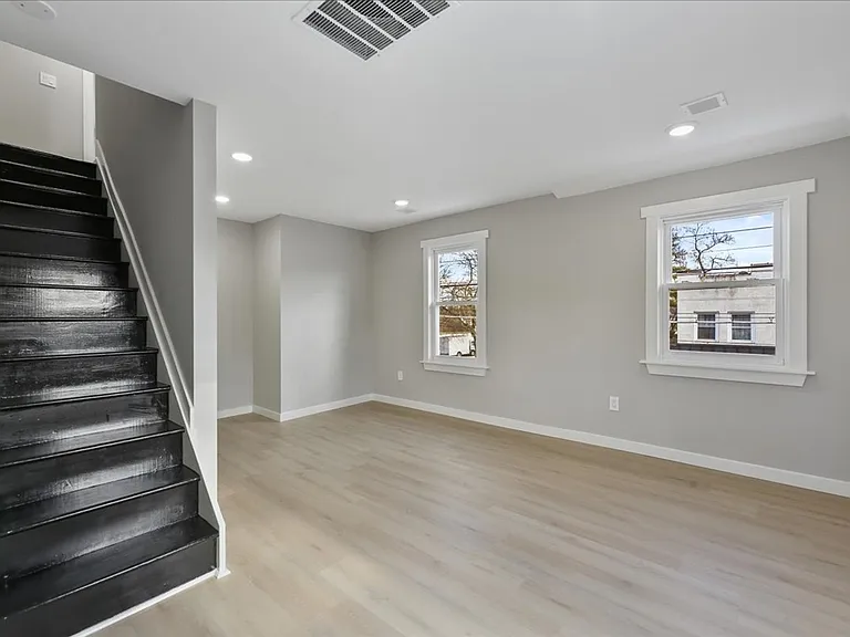143 Johnston Ave — Photo 18