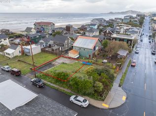 11 NW 2nd St, Newport, OR 97365