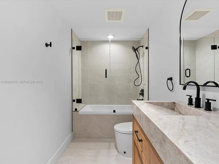 92 SW 3rd St #704 — Photo 31