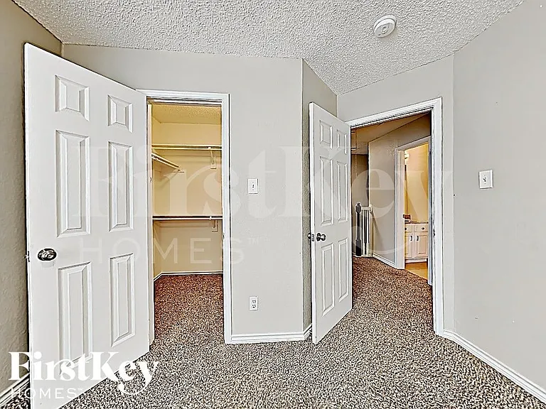 5611 Chimney Rock Dr — Photo 11