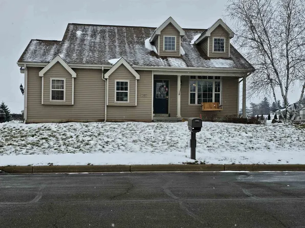 361 Buena Vista Dr, Arlington, WI 53911