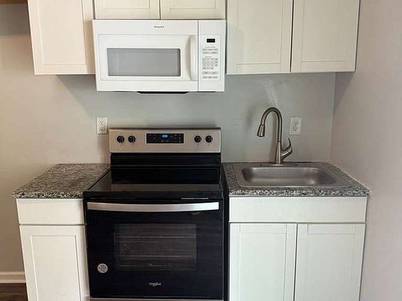 3rd image of 624 Washington St #7