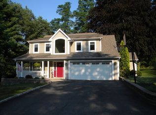 8 Oakland Rd, Budd Lake, NJ 07828