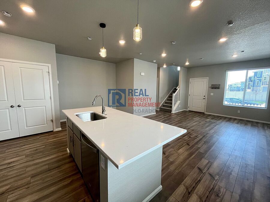 1st image of 9254 Henson Pl
