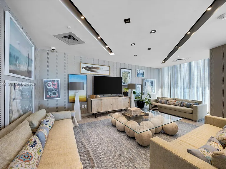 2900 NE 7th Ave #1806 — Photo 49