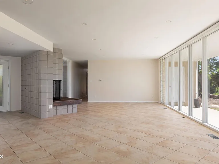 2075 Linda Flora Dr — Photo 6