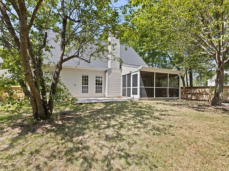 3250 Morningdale Dr — Photo 4