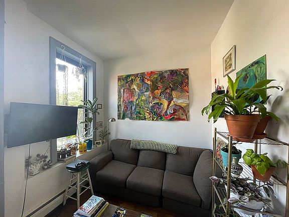 4th image of 616 Lafayette Ave #G