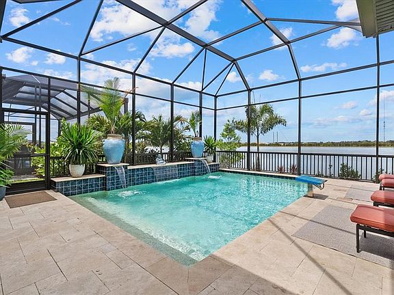 3rd image of 556 BOCELLI DRIVE