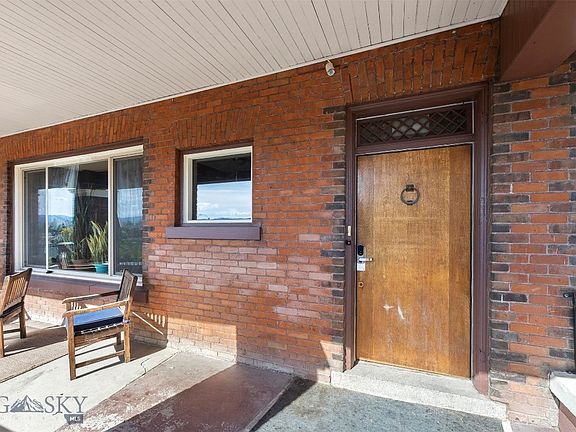 4th image of 609 W Galena St