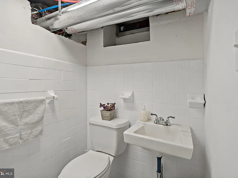2126 S Iseminger St — Photo 24