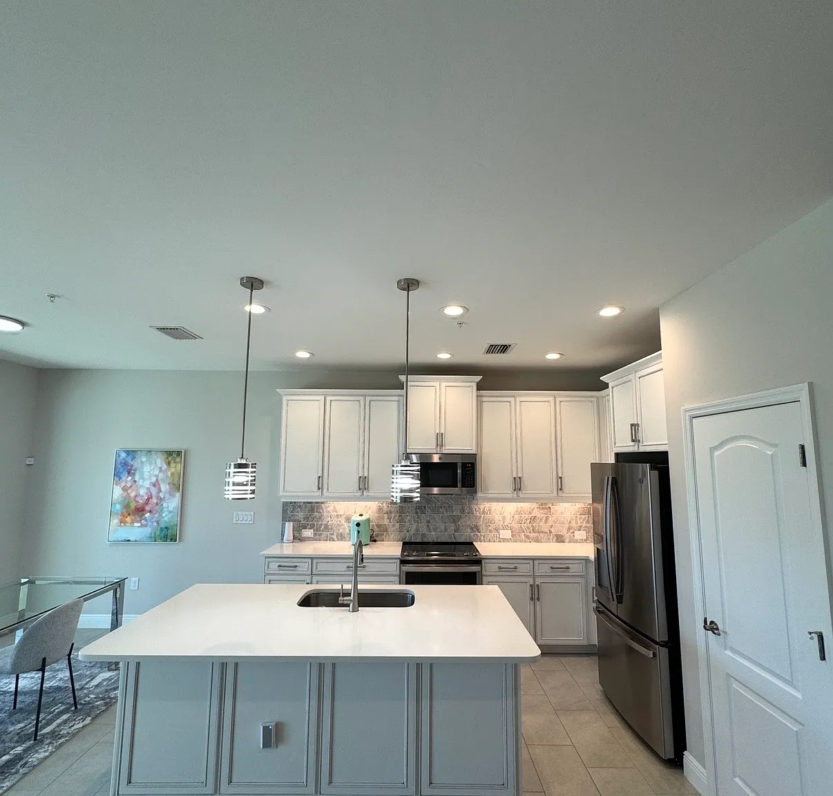 3 bed, 1725 sqft, $2,700 — Photo 2