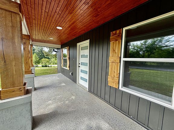 2nd image of 1541 Summitville Rd