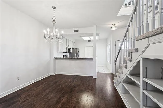 3 bed, 2.5 bath, 2255 sqft, $3,200 — Photo 4