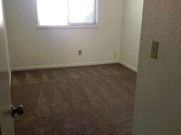 4th image of 744 Parkhaven Way