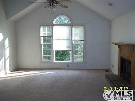 3rd image of 3427 Chaney Ln