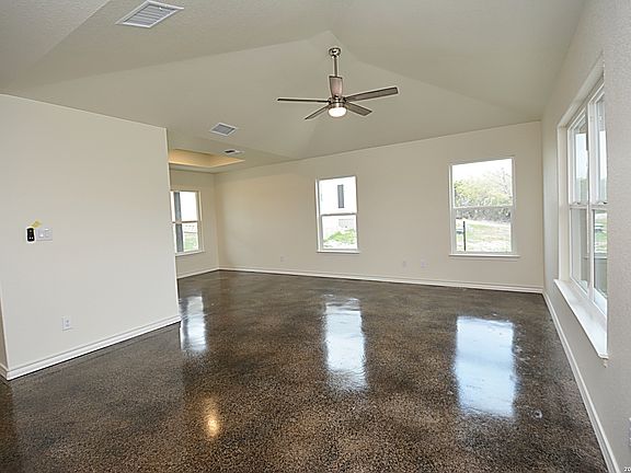 3rd image of 1559 Golf Course Dr.