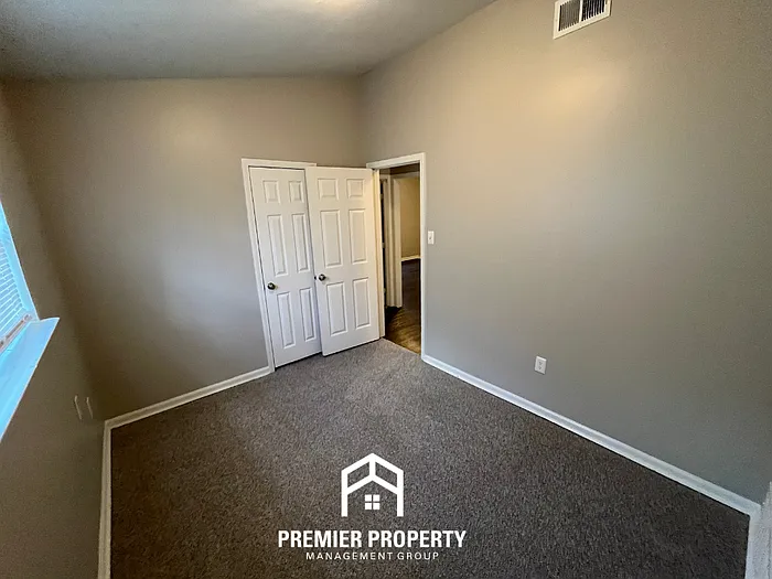 4876 Hillbrook Rd — Photo 10