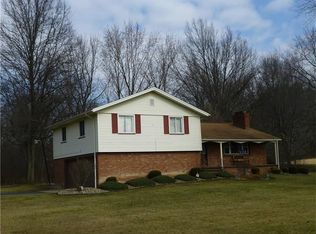 20 Lilac Rd, New Castle, PA 16105