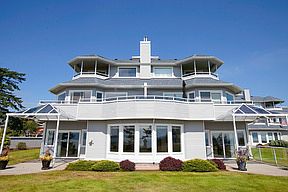 3rd image of 909 Marine Dr Unit 102