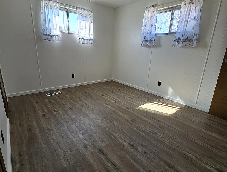 6831 Jade Park Ave NE — Photo 10
