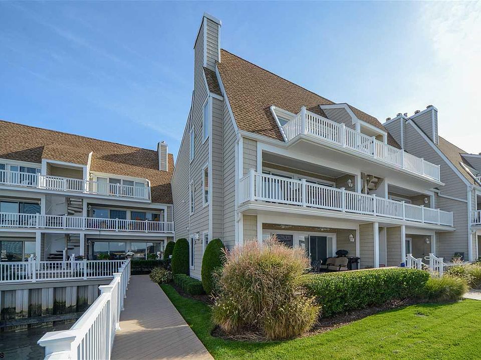 1st image of 642 Pleasure Ave #16