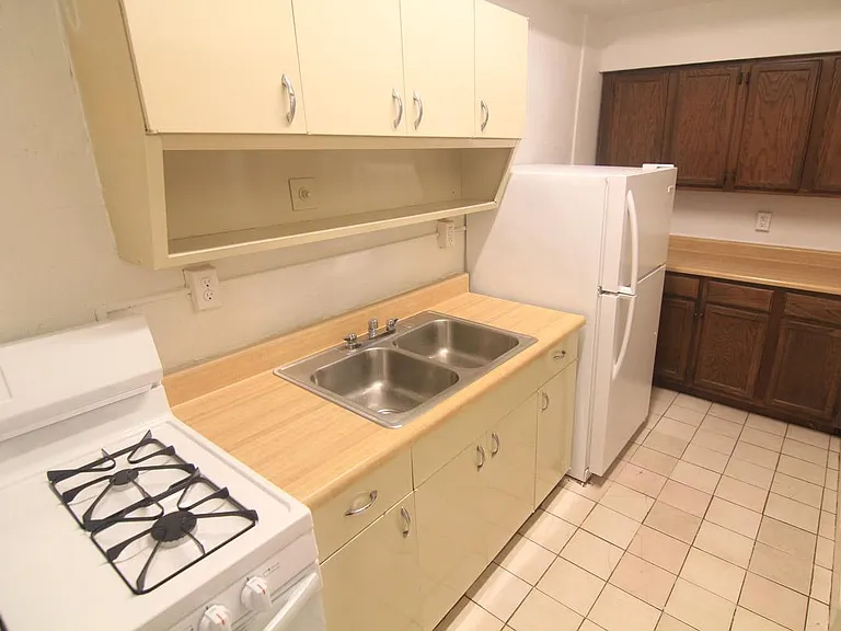 442 S Trenton Ave #1 — Photo 4