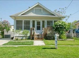 2050 Maple St, Des Moines, IA 50317