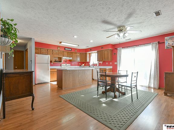 3rd image of 1024 Sycamore Ave