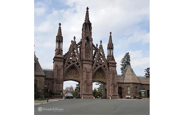 Rented by Douglas Elliman | media 14