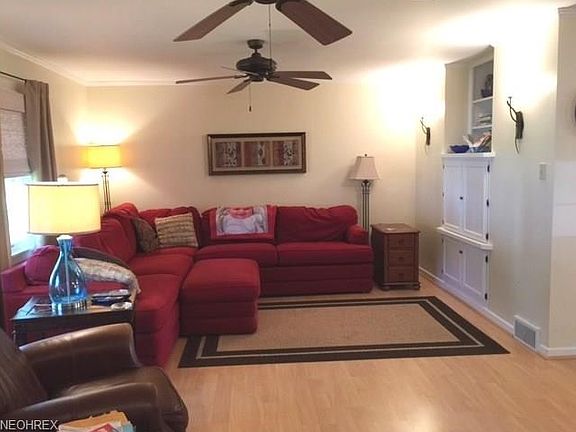 5th image of 700 Sunset Dr