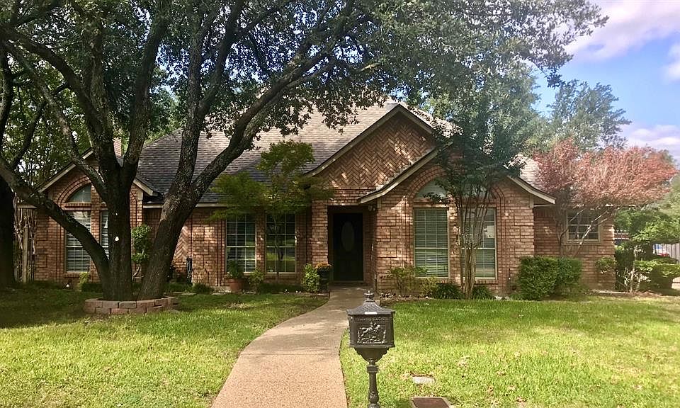 1st image of 7024 Castle Creek Dr E