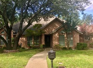 7024 Castle Creek Dr E, Fort Worth, TX 76132