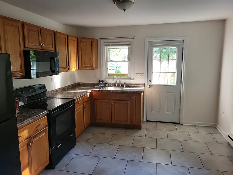 120 Lake Rd — Photo 2