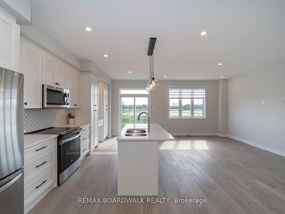 4th image of 128 Main Halyard Ln