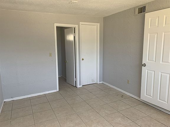 3rd image of 807 N Orchard Ave