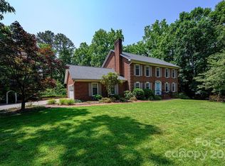 961 30th Avenue Dr NW, Hickory, NC 28601