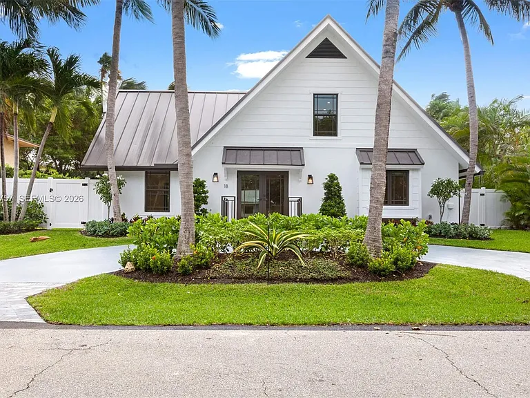 18 Hersey Dr — Photo 8