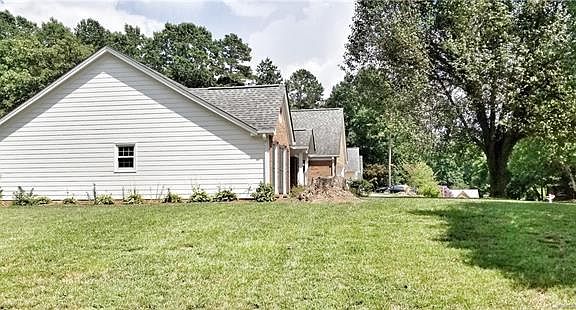3rd image of 9228 Plashet Ln