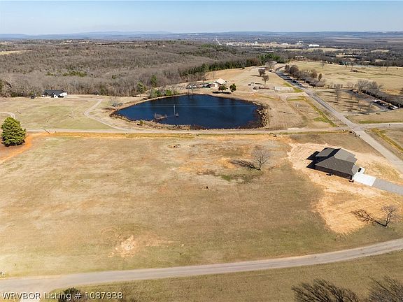 4th image of Lyric Ln #4