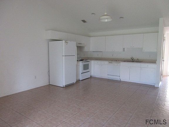 3rd image of 17 Flemingwood Ln