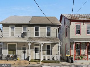 319 W High St, Womelsdorf, PA 19567