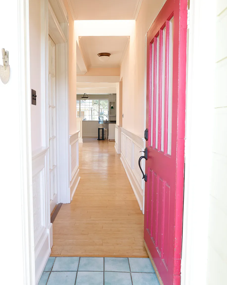 3 bed, 3.5 bath, 2200 sqft, $5,000 — Photo 2
