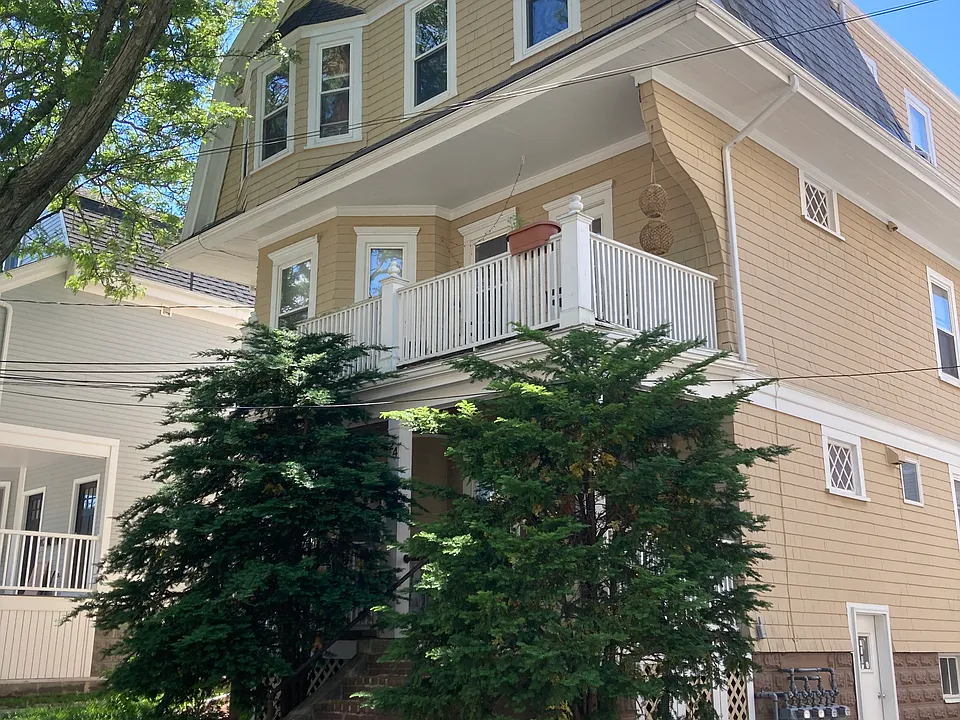 24 Central Rd #2