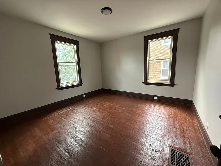 2035 Weyer Ave #5 — Photo 22