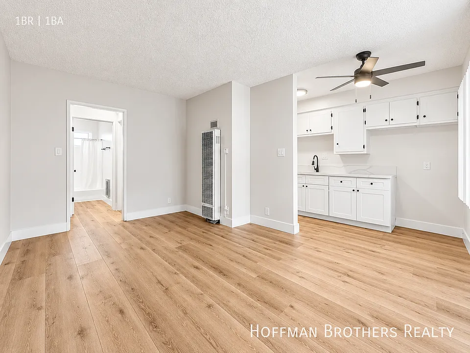 8419 S Western Ave #6